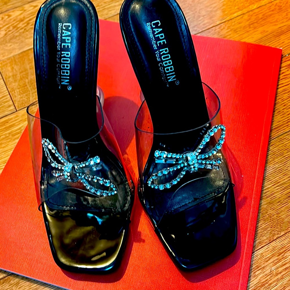 Crystal Bow PVC and black patent sandals